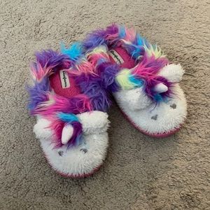 Girls Dearfoams slippers. Size  US 11-12